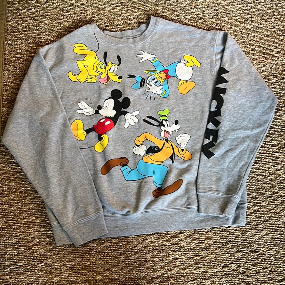 Disney’s Mickey and Friends Crewneck Sweatshirt L
